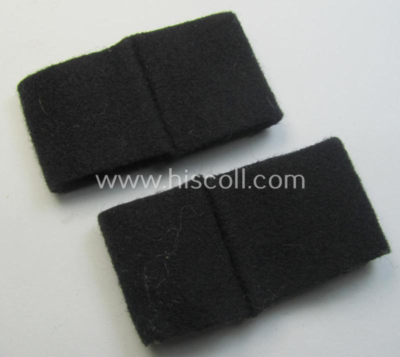 Pair of WH (Heeres) 'Panzer'-related, so-called: regimental shoulderstrap-'slip-ons' (ie. 'Schulterstück-Überschuben') as was specifically intended for usage by a: 'Soldat des Panzer-Regiments 100'