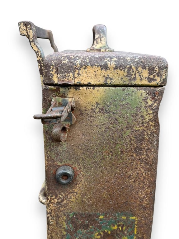 Camouflaged 'Packtasche' SS division marking