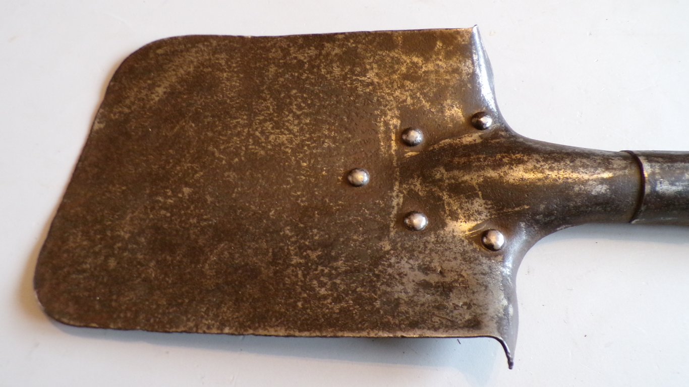 Luftwaffe "76 L.F." Unit-Marked Field Shovel