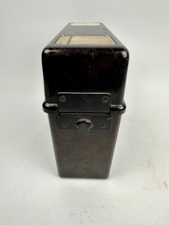 Nice original German WW2 FF33 Field Telephone (Feldfernsprecher 33) "ded"1940