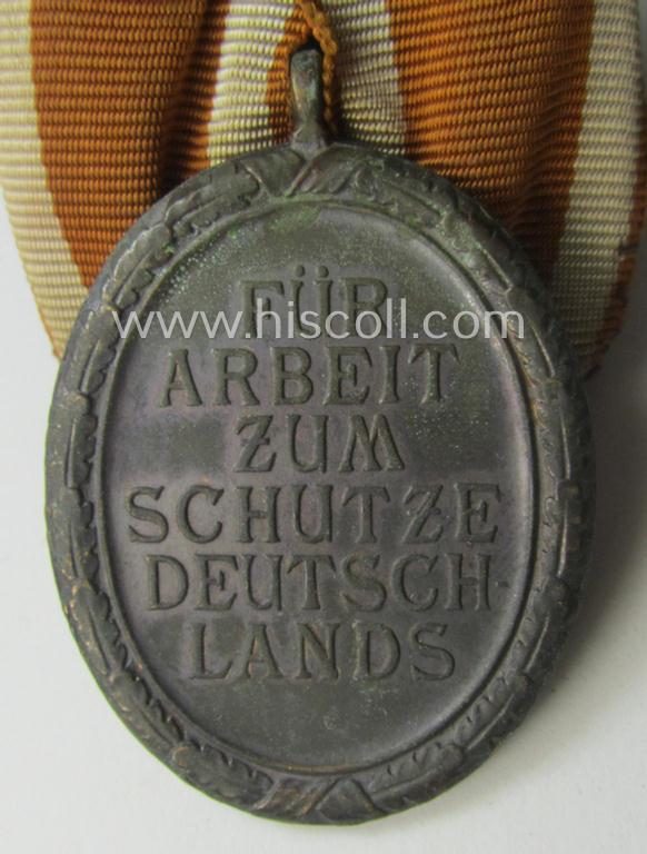 Single-pieced, non-detachable WH medal-bar (ie. 'Orden- o. Einzelspange') showing a: 'Deutsches Schutzwall Ehrenzeichen' (aka: 'Westwall'-medal)