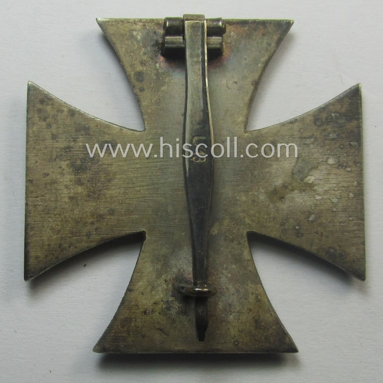 'Eisernes Kreuz 1. Kl.' (or: Iron Cross 1st class) being a (typical) maker- (ie. 'L/13'-) marked example as was produced by the maker (ie. 'Hersteller'): 'Paul Meybauer' and that comes in its original etui as issued