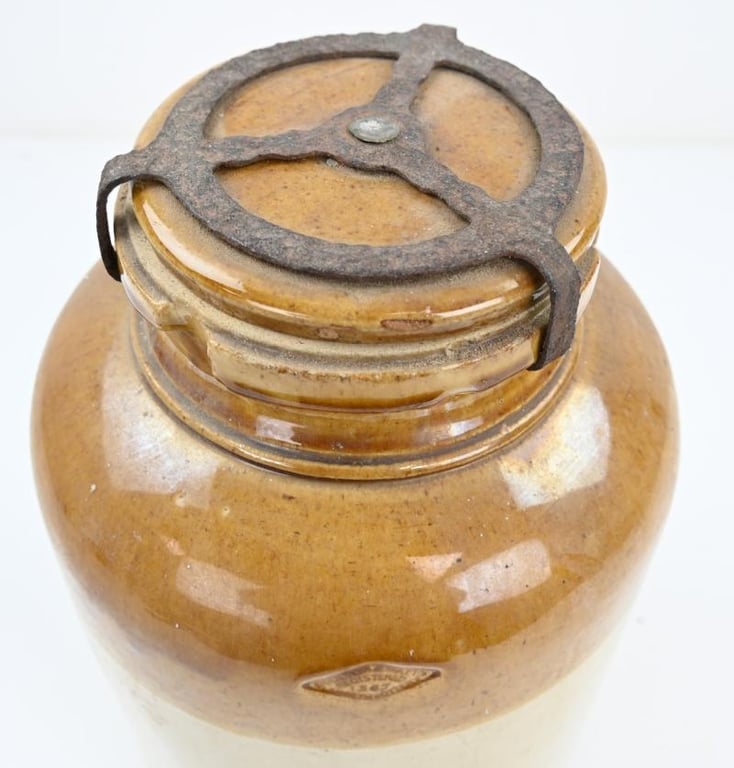 British WW2 Footpowder Jar