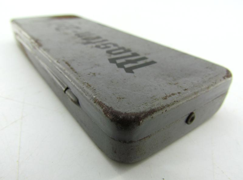 Wehrmacht 'Maskenbrille' in Container