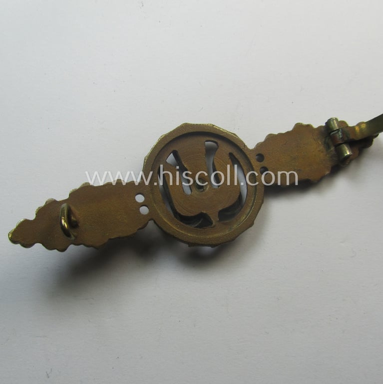 Stunning - and truly detailed! - 'Buntmetall'-based- (albeit non-maker-marked) specimen of a WH (Luftwaffe) 'Frontflugspange für Kampfflieger in Bronze' that comes stored in its early-war-pattern etui as issued
