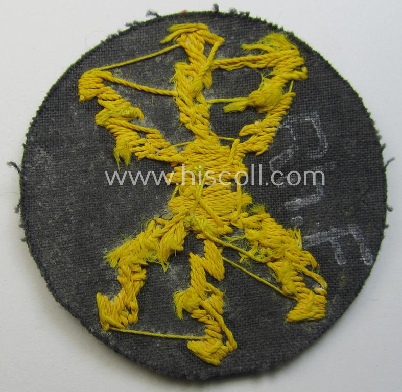 WH (Heeres) so-called: trade- and/or special-career arm-insignia (ie. 'Laufbahn- o. Tätigkeitsabzeichen') as intended for an army: 'Funkmeister' (or: radio-operator ie. radio-equipment NCO)