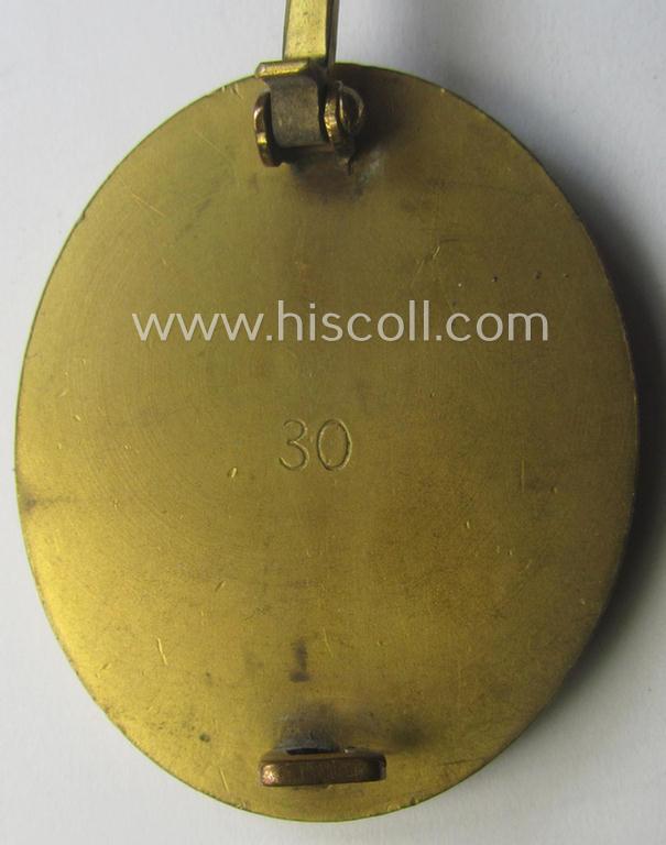 'Verwundeten-Abzeichen in Gold' being a clearly maker- (ie. '30'-) marked- and typical 'Buntmetall'-based (ie. 'flat-pinned'!) example that comes stored in its maker- (ie. 'Hauptmünzamt - Wien'-) marked etui as issued