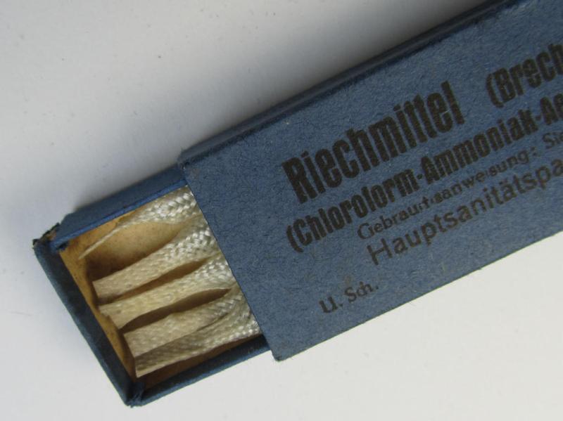 Smaller-sized, 'standard'-pattern- (ie. WH-issue) darker-blue-coloured- and/or carton-based box holding 4 glass-based tubes (ie. 'Riechmittel' o. Brechampullen') that come in a fully complete and/or untouched, condition