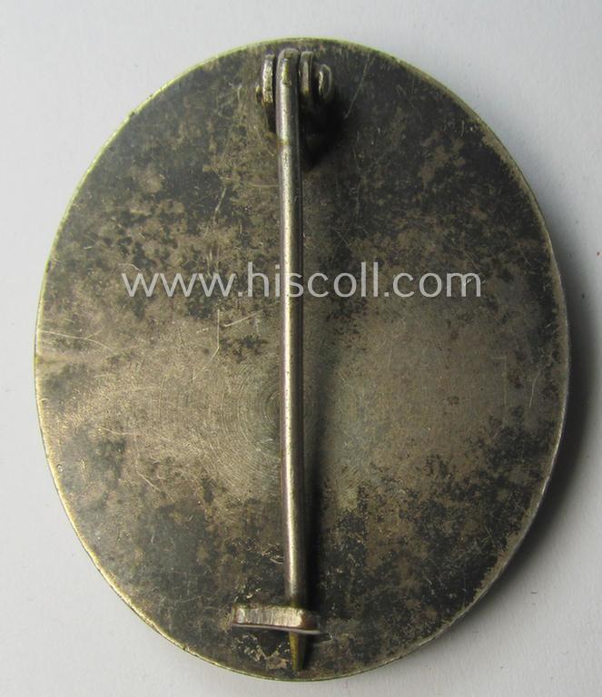 Attractive - and fairly luxuriously-styled! - 'Verwundeten-Abzeichen in Silber' being a non-maker-marked- and (I deem) early-period 'Buntmetall'-based example as was produced by a (by me) unidentified maker