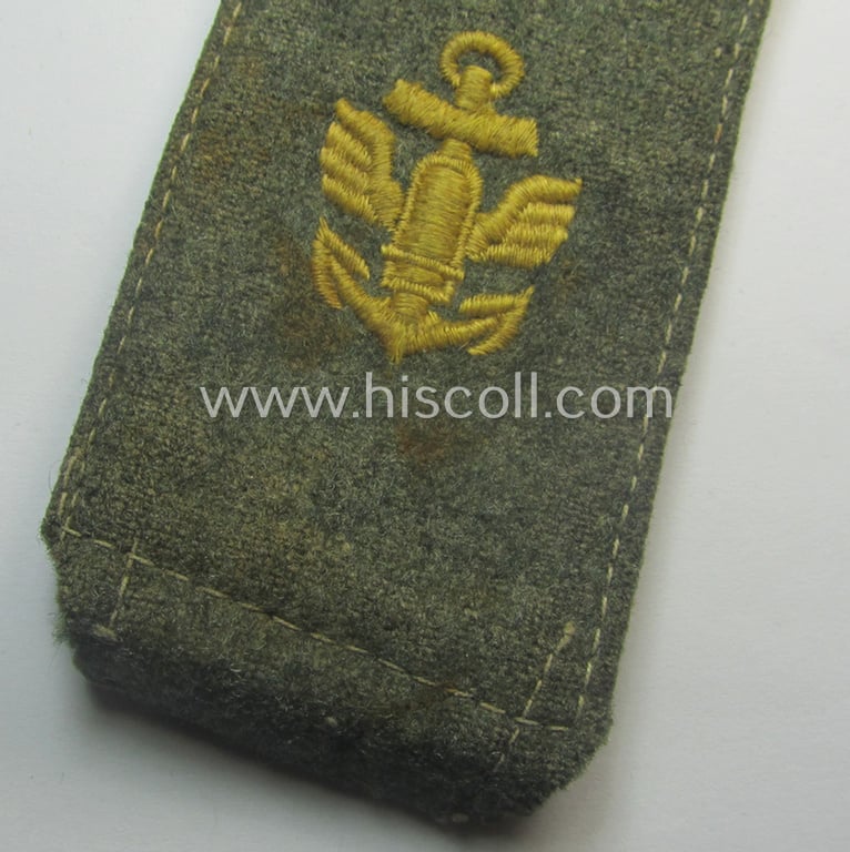 Single, WH (Kriegsmarine) 'cyphered' EM-type shoulderstrap: 'Soldat eines Küsten-Artillerie-Rgts. o. Abtlgs.'