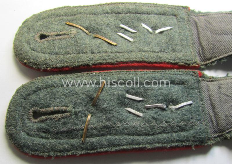 Attractive - and fully matching! - pair of WH (Heeres), early-war period- (ie. 'M40'/'M43'-pattern) 'cyphered', NCO-type shoulderstraps as was intended for usage by an: 'Oberwachtmeister u. Mitglied einer Art.-Uffz.-Schule'