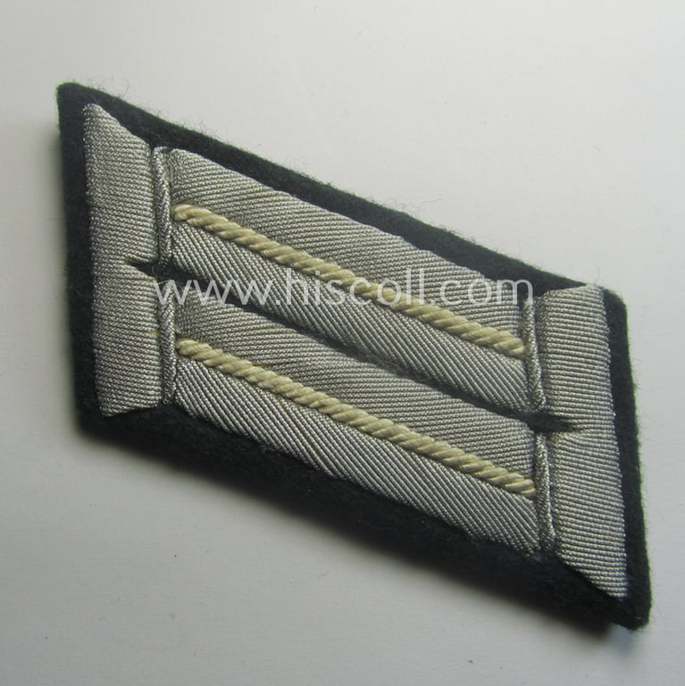 Pair of WH (Heeres) collar-tabs (ie. 'Kragenspiegel für Offiziere') as piped in the white- (ie. 'weisser'-) coloured branchcolour as was intended for an: 'Offizier der Infanterie-Trpn.'