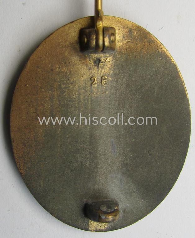 Attractive, zinc- (ie. 'Feinzink'-) based and/or clearly maker- (ie. '26'-) marked example of a golden wound-badge (or: 'Verwundeten-Abzeichen in Gold') as was produced by the maker: 'B.H. Mayer's Kunstprägeanstalt'