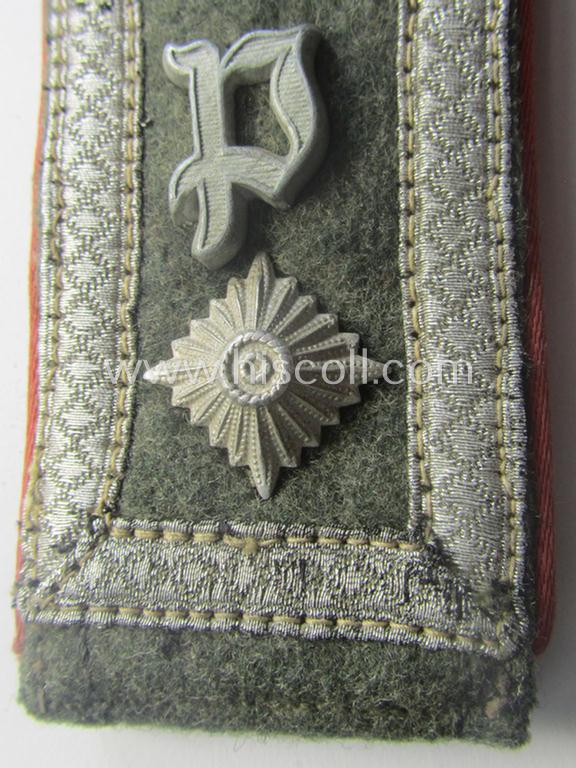 Single, WH (Heeres) 'M40 o. M43'-pattern, neatly 'cyphered', NCO-type shoulderstrap: 'Feldwebel eines Pz- o. Panzerjäger-Abtlgs. o. Rgts.'