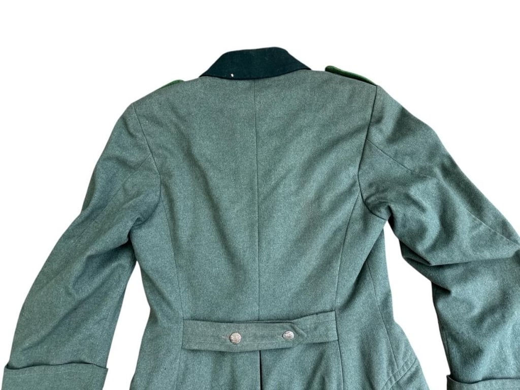 Wehrmacht ( Heer ) mountain trooper ‘Gebirgsjäger’ Oberleutnant  M36 Greatcoat