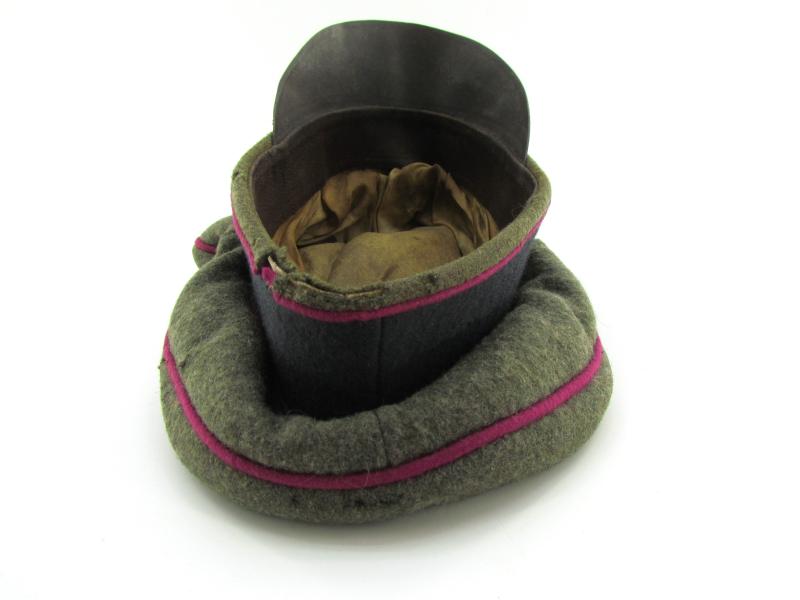 Wehrmacht (Heer) Nebelwerfer Truppen ( Smoke Troops ) Officer 'Crusher' Visor Cap