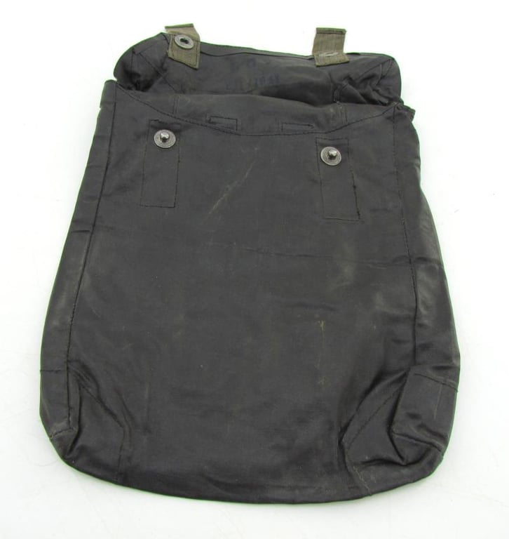 WH/SS Rubberized Gasplane ( Gascape ) Pouch ( 1941 )