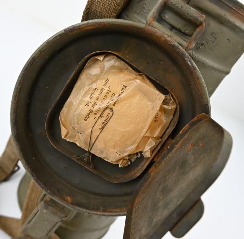 German WH M31 Camo Gasmask & Cannister