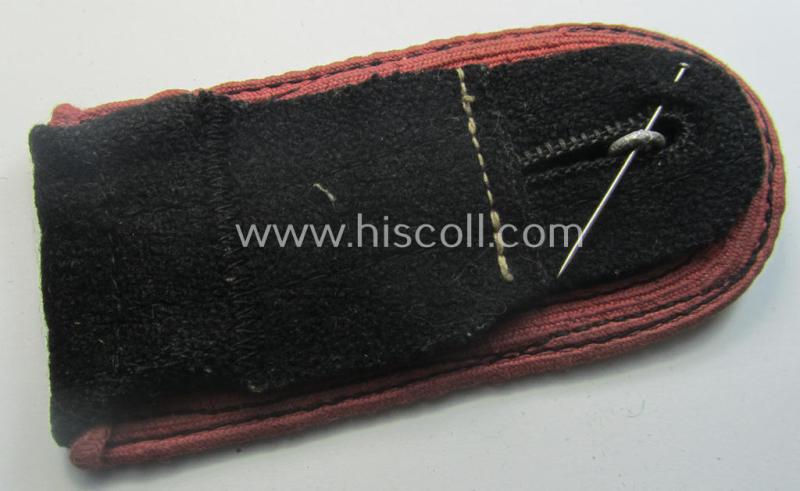 Single, WH (Heeres) later-war period- (ie. 'simplified'- ie. 'M44'-pattern-) NCO-type shoulderstrap (as was specifically intended to be used on the black-coloured, 'wrap-around'-styled Panzer-tunics: 'Uffz. der Panzer-Trpn.'