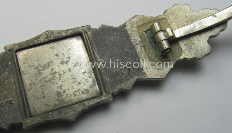 Very nicely preserved 'Nahkampfspange in Silber' being a maker- (ie. 'FLL'-) marked- so-called: '3rd pattern - fat bellied pin'-specimen