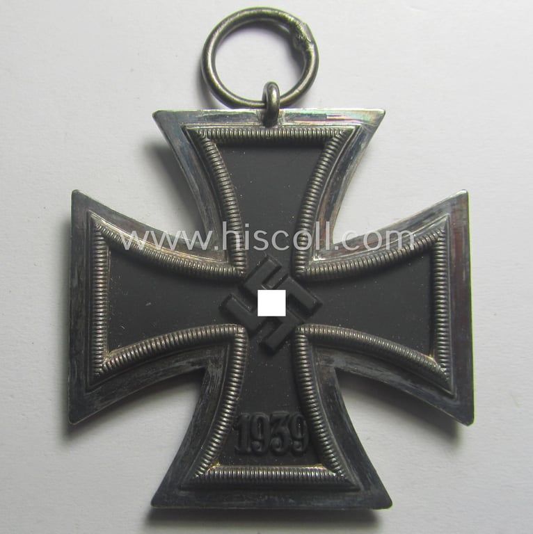 'Eisernes Kreuz II. Klasse' being a (typical) non-maker-marked example by a (by me) unidentified maker (ie. 'Hersteller')