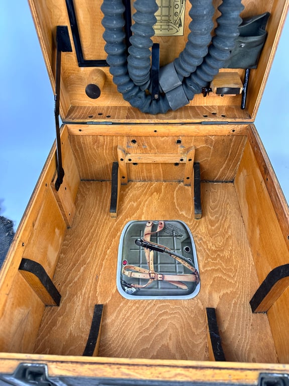 Wehrmacht "Heeres-Atmer " oxygen breathing apparatus in case