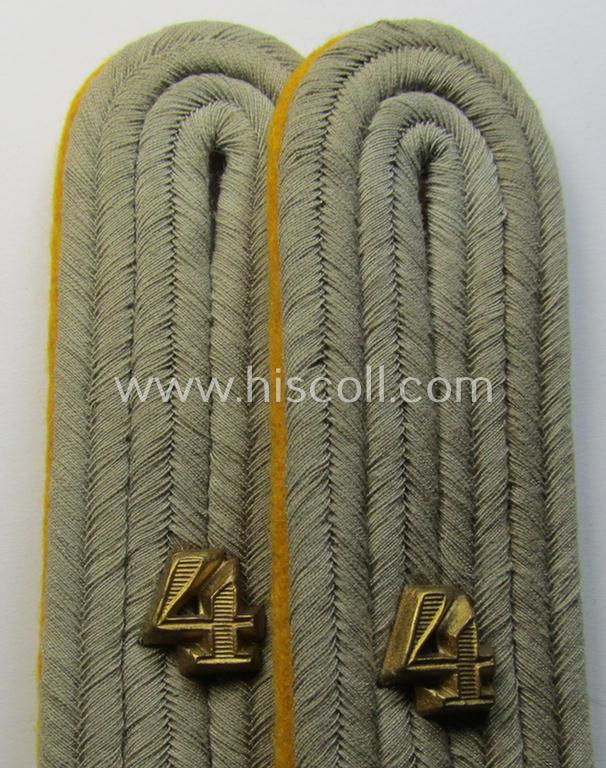 Neat - and fully matching! - pair of WH (Heeres) 'cyphered' officers'-type shoulderboards as was intended for - and clearly used by! - a: 'Leutnant des Kavallerie o. Reiter-Regiments 4'