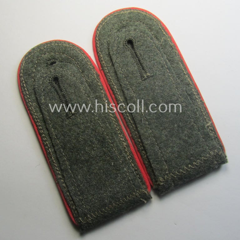 Superb pair of WH (Heeres) 'M41 o. M43'-pattern, NCO-type shoulderstraps as piped in the bright-pink-coloured branchcolour as was intended for an: 'Unteroffizier einer Panzerjäger-Abtgs.'