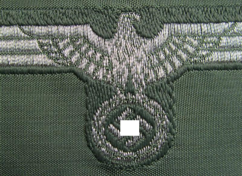 Superb - and not that easily encountered! - WH (Heeres) 'flatwire'-woven, officers'-type overseas cap-eagle (ie. 'Offiziersadler für Schiffchen') as was also intended for usage on the: 'Knautschmützen o. Alter-Art-Schirmmützen' ie. visor-caps