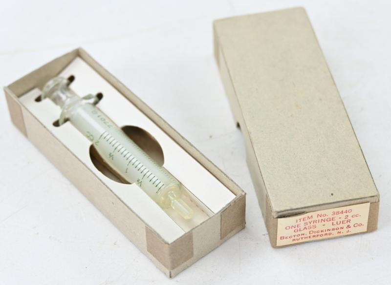 US WW2 Medical Syringe in Case