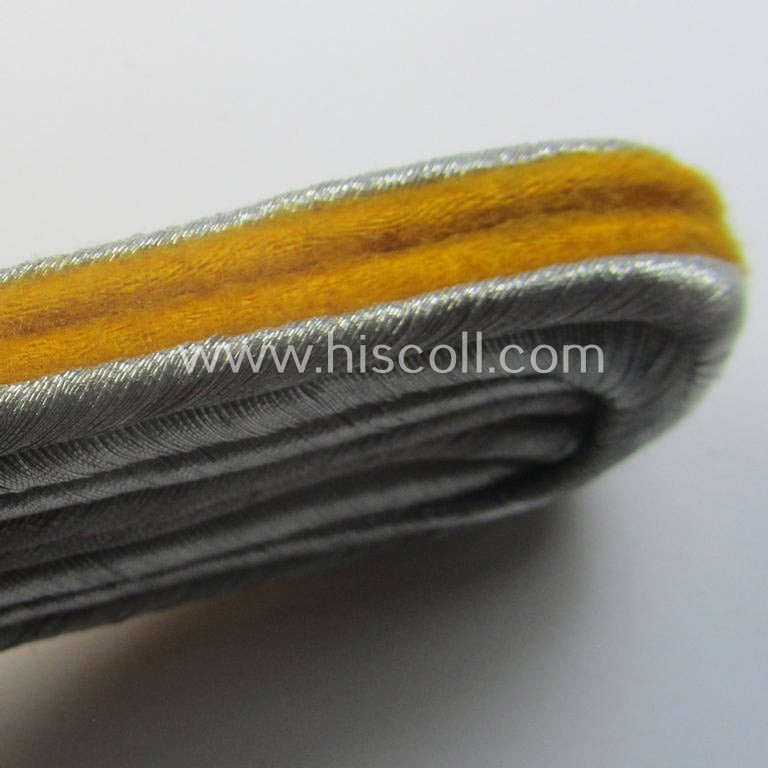 'Stonemint' - and fully matching! - pair of WH (Luftwaffe) officers'-type shoulderboards as was intended for usage by an: 'Leutnant' who served within the: 'LW-Flieger- o. FJ-Truppen'