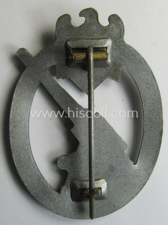 Superb - and nowadays rarely seen! - 'Heeres-Flakkampf-Abzeichen' being a non-maker-marked- and/or zinc- (ie. 'Feinzink'-) based specimen of the so-called: 'pillow-crimped'-pattern (as was produced by a to date still unidentified maker)