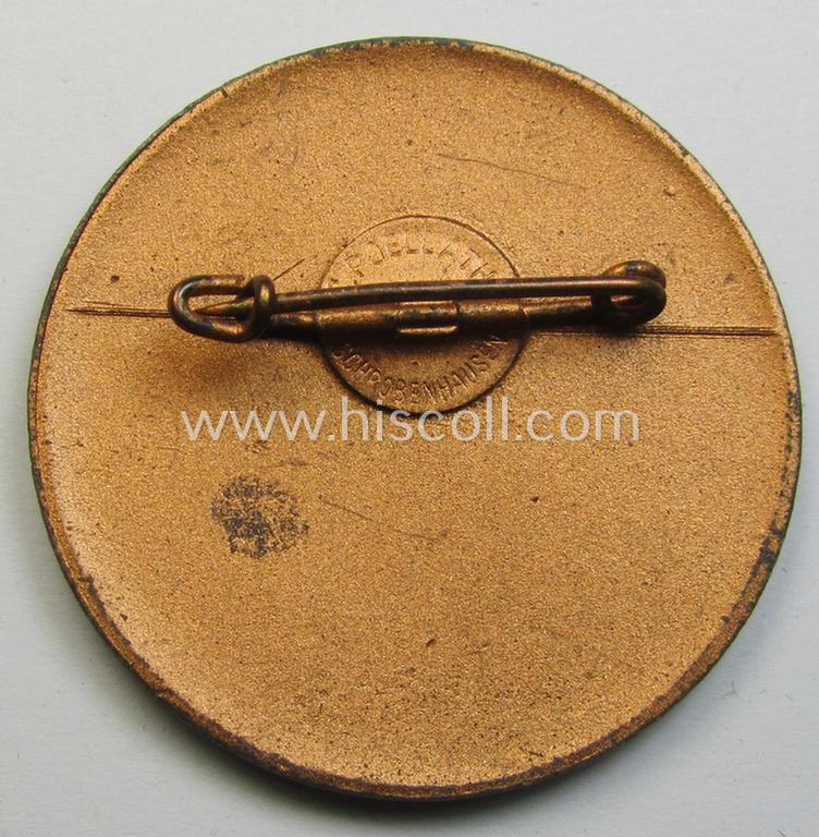 Later-war-period, painted - but nevertheless detailed! - bronze-class shooting- ie. marksmans'-badge aka: 'Gauleistungsabzeichen 1944 in Bronze des Standschützenverbandes Tirol-Vorarlberg' (as was awarded for a: 'Wehrmann')