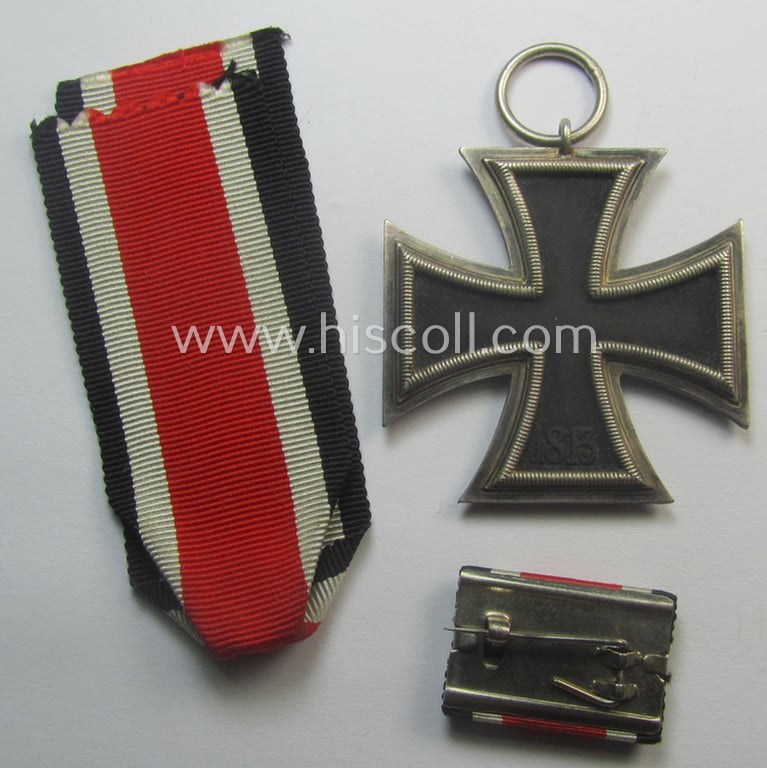 'EKII. Klasse' being a maker- (ie. '65'-) marked example that comes together with its 'Feld- o. Bandspange' and confectioned ribbon (ie. 'Bandabschnitt') by the maker (ie. 'Hersteller'): 'Klein & Quenzer AG'