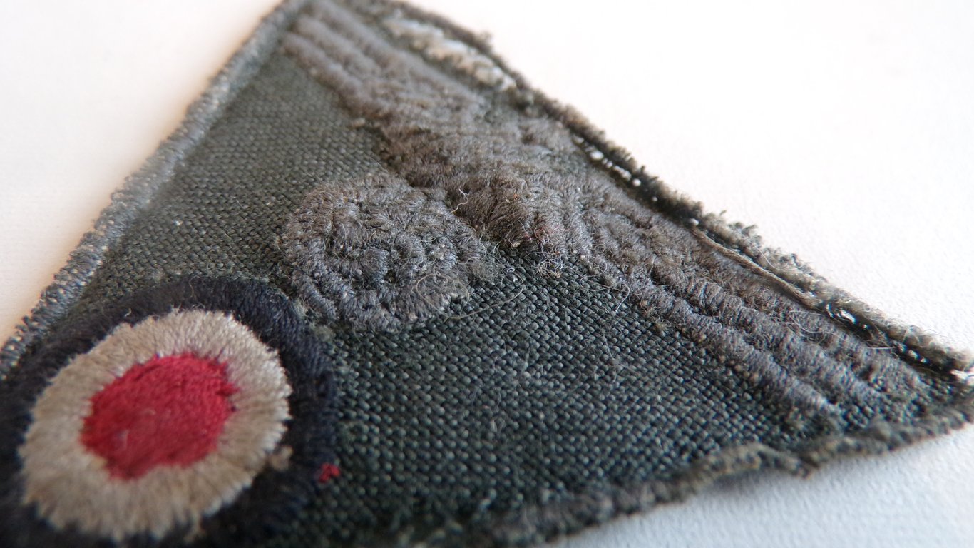 Cap removed M43 cap trapezoid