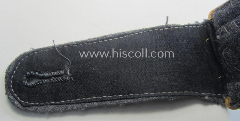 Single, mid- (ie. later-) war-period WH (Heeres) NCO-type shoulderstrap as piped in the golden-yellow- (ie. 'goldgelbener'-) coloured branchcolour as was intended for usage by an: 'Uffz. der Flieger o. Fallschirm-Trpn.'