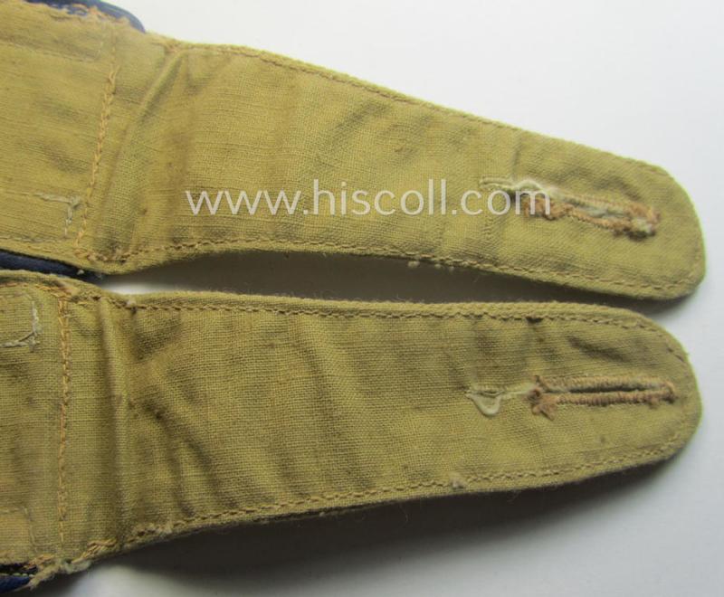 Pair of WH (Luftwaffe) 'tropical-styled' shoulderstraps (as was specifically for usage on the tropical-shirts ie. tunics) as was intended for usage by an: 'Uffz. der Sanitäts-Trpn.'