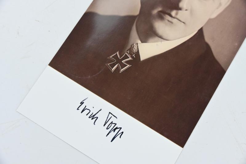 Signature of Kriegsmarine KC-Recipient 'Erich Topp'