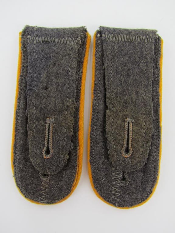 Luftwaffe Signals shoulder boards for Unteroffizier