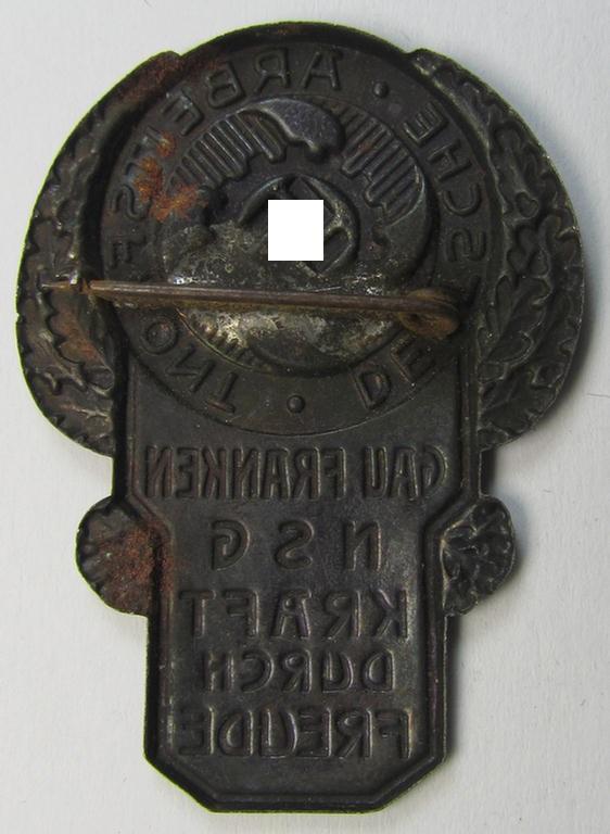 Unusually seen, commemorative TR-period day-badge (ie. 'tinnie') as issued to commemorate a DAF- (ie. KDF-) related gathering depicting the text: 'Gau Franken - NSG - Kraft durch Freude'