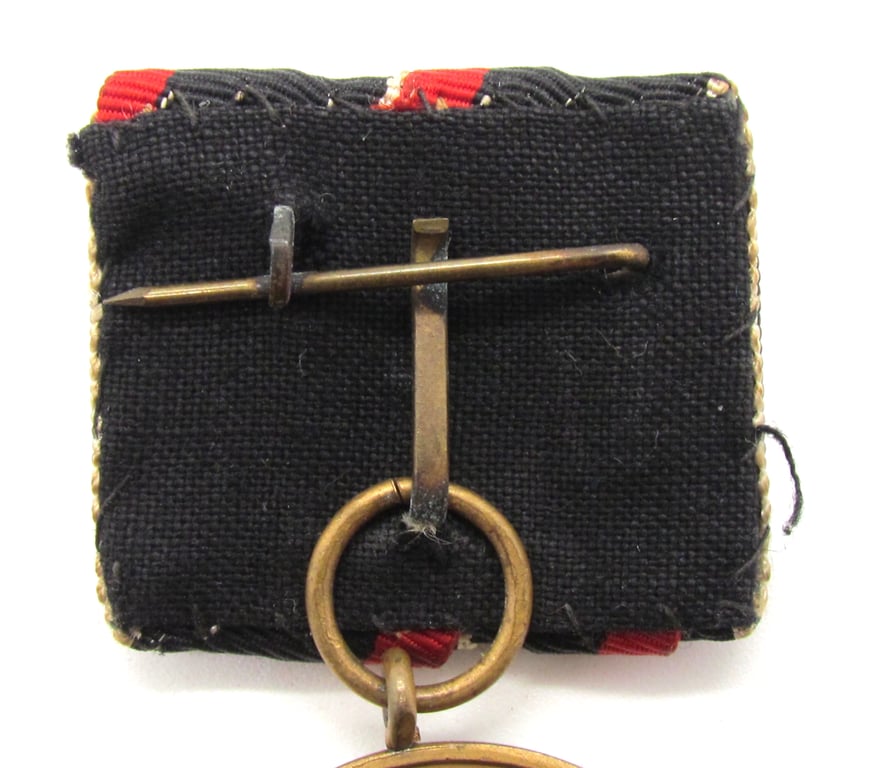 'Einzelspange' showing a Czech 'Anschluss'- (occupation-) medal: '1 October 1938'