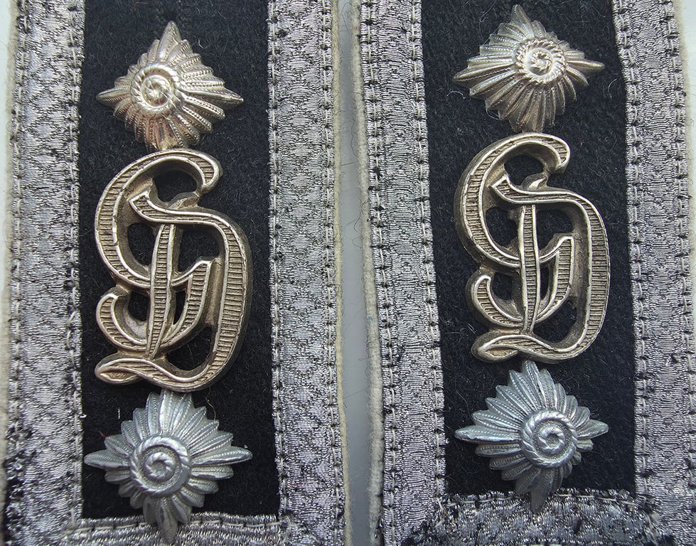 WH Panzer GD(Grossdeutschland) Führerbegleitbrigade (FBB) NCO shoulder straps.