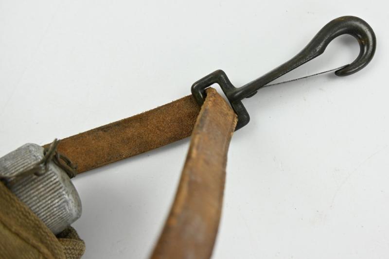 US WW1 M-1917 Cavarly Canteen with Carrying Hook