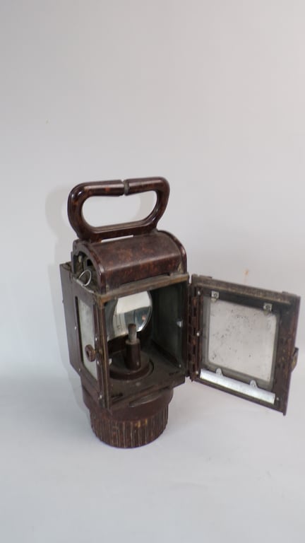 Einheitslaterne or (Bunker Lantern)