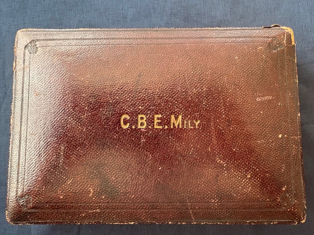 HARD TO FIND WW1 1917 BRITISH CASED 1ST TYPE MILITARY CBE MEDAL. ADDITIONAL PHOTOS