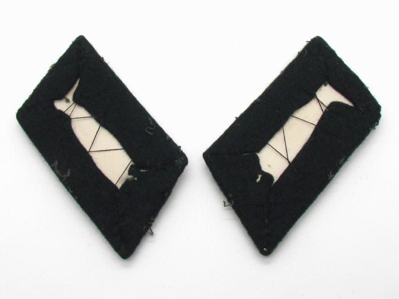 Wehrmacht Artillery Lieutenant shoulder boards & collar tabs
