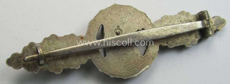 Stunning - and truly detailed! - 'Buntmetall'-based- (albeit non-maker-marked) specimen of a WH (Luftwaffe) 'Frontflugspange für Aufklärer in Silber' that comes stored in its early-war-pattern etui as issued and/or stored for decades