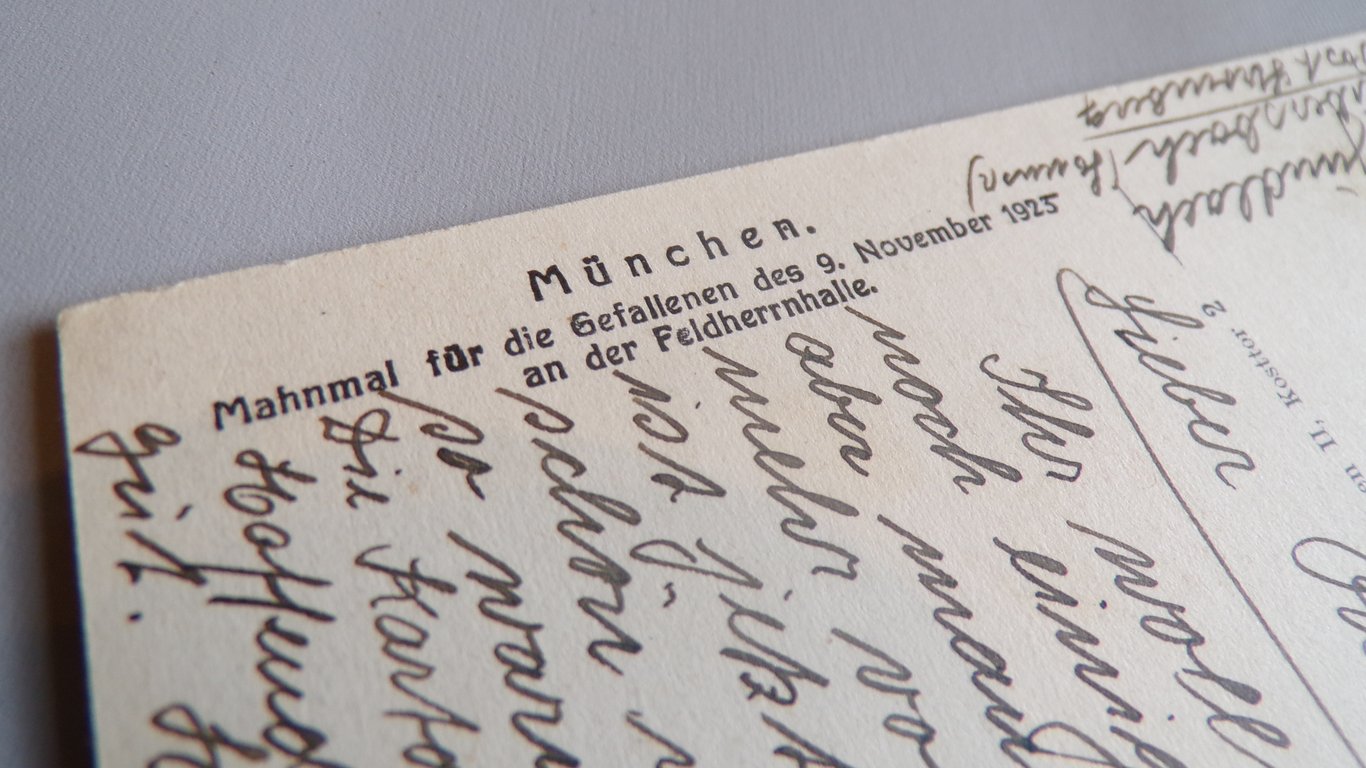 Munich "Mahnmal an der Feldherrnhalle" Postcard