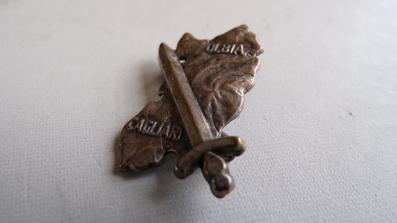 90th Panzergren, Div. Sardinia Campaign Shield Cap Badge