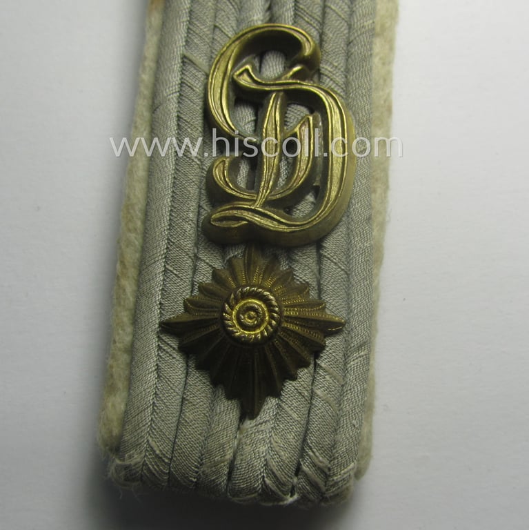 Single, WH (Heeres) officers'-type, 'cyphered' shoulderboard: 'Oberleutnant der Infanterie-Trpn.' (serving within the famous 'GrossDeutschland'-division)